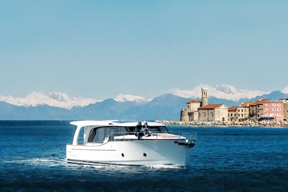 Rental Motor yacht Greenline Yachts Greenline 40 Electric Hybrid Portorož