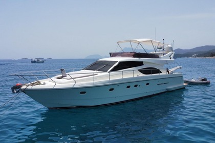 Hyra båt Motorbåt Ferretti 53 Kemer