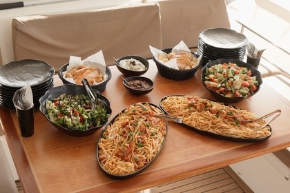 PRIVATE LUXURY CATAMARAN CRUISE TO DIA ISLAND WITH MEAL AND WATER ACTIVITIES