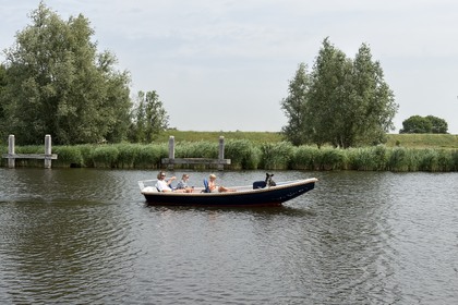 Hire Boat without licence  Oceanwide Vlet De Heen