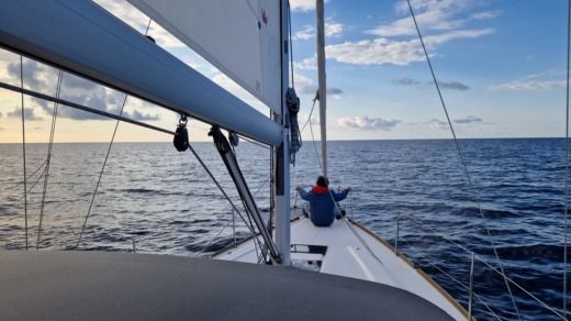 Barcelone Sailboat Beneteau Oceanis 38.1 alt tag text