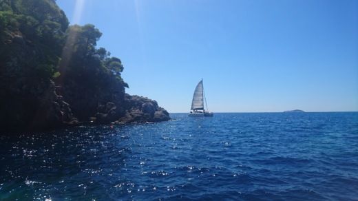 Dubrovnik Motorboat Sea Ray Sunsport 240 alt tag text