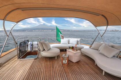 Noleggio Yacht a motore TERRANOVA 68 EXPLORER Sorrento