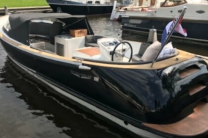 Discover the Utrecht area and/or the Vecht on a luxury sloop with skipper!