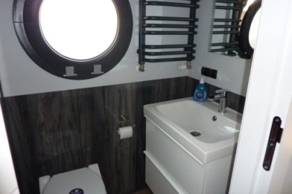 Rent this houseboat and discover the area of Malch