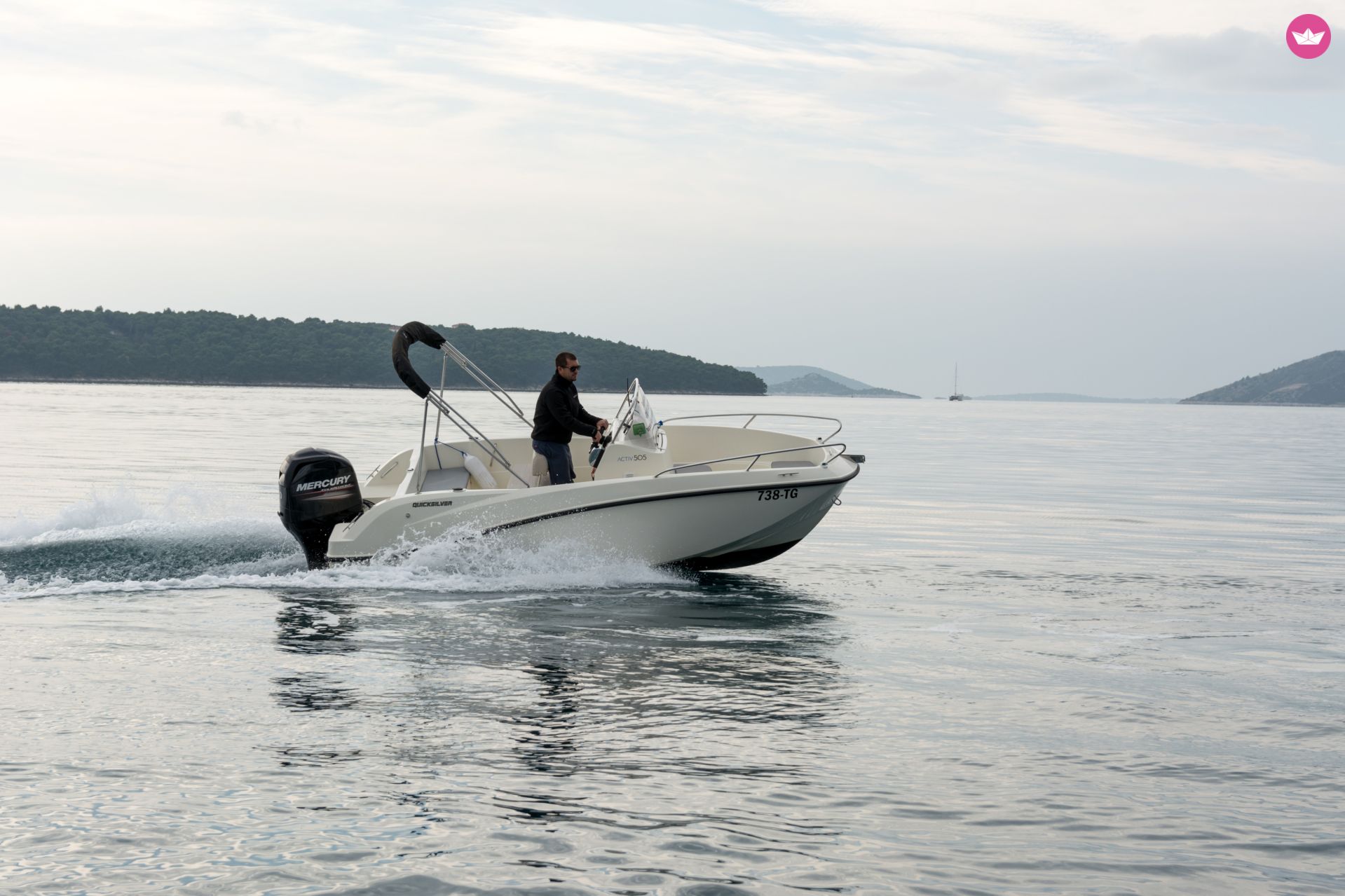 Motorboat Quicksilver 505 Open for hire
