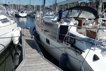 Rental Sailboat Beneteau OCEANIS 400 Arzal