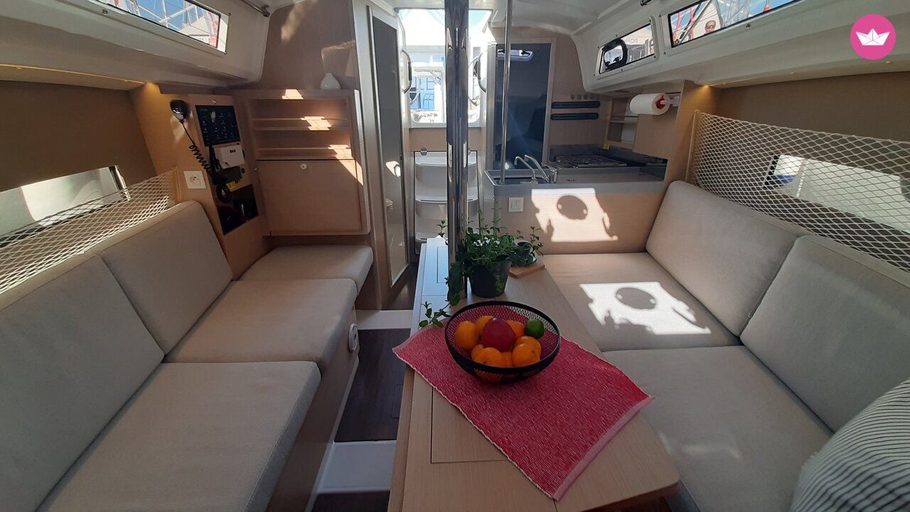 Voilier Bénéteau Oceanis 30.1 9m 6