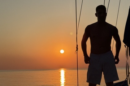 Арендуйте парусную яхту дл