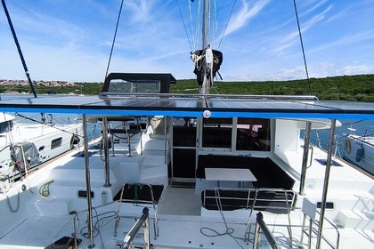 Charter Catamaran Lagoon-Bénéteau Lagoon 400 S2 - 4 + 2 cab. Punat