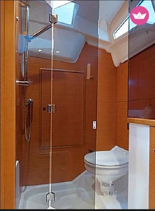 Jeanneau Sun Odyssey 37.9 in Athens for rental