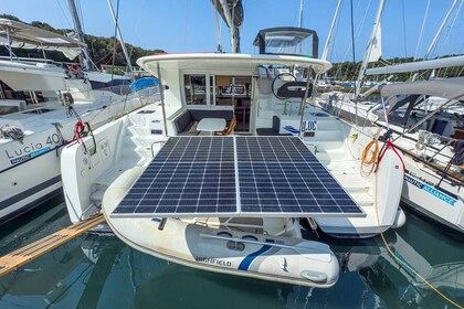 Verhuur Catamaran Lagoon-Bénéteau Lagoon 40 - 4 + 2 cab Pula