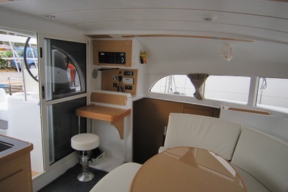 Катамаран Lagoon 380