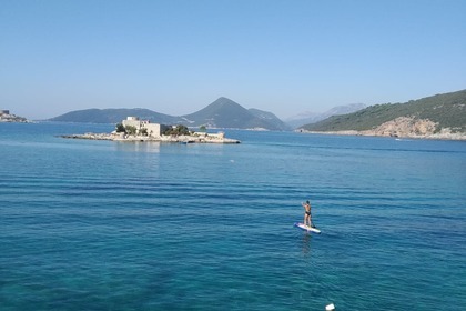 Daily 3 hour long boat trips