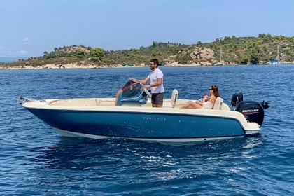 Italian Beauty Speedboat INVICTUS 1