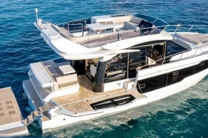 Location Yacht à moteur Galeon 400 FLY Mandelieu-la-Napoule