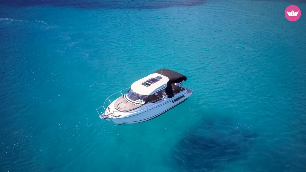 Charter Motorboat Jeanneau Merry Fisher 795 Split