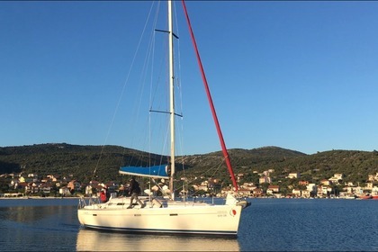 Hire Sailboat BENETEAU OCEANIS 393 Vinišće