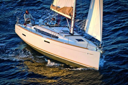 Charter Sailboat Jeanneau Sun Odyssey 389 Tunas do Paraná