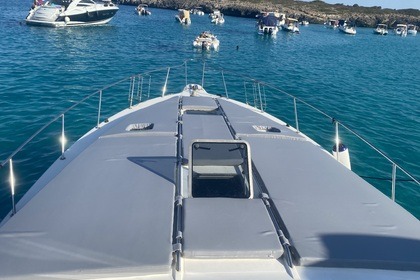 Hire Motorboat Sea Ray 420 Porto Cristo
