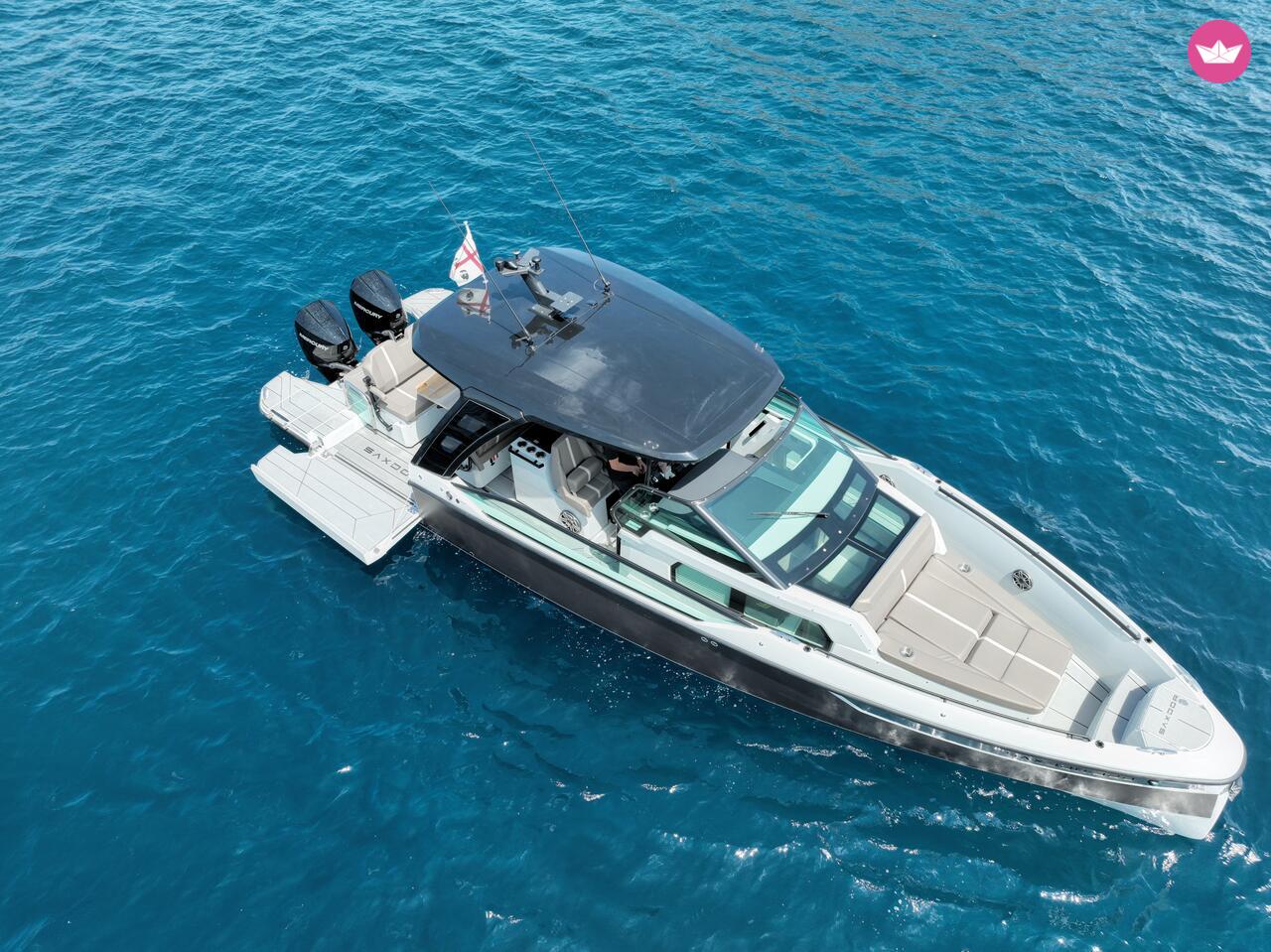 Bateau à moteur Saxdor 320 GTO 450cv 7