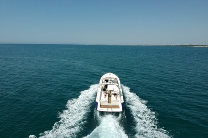 Rental Motorboat Sunseeker 45 Apache Cap d'Agde