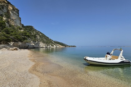 Giornata in gommone per visitare le calette garganiche e spiagge esclusive