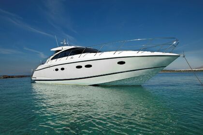 Hire Motorboat PRINCESS V 48 Gustavia