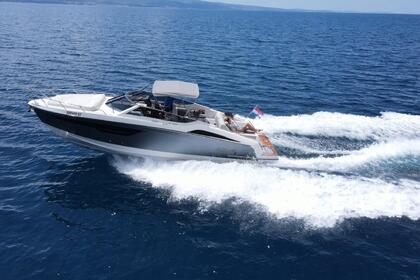 Hire Motorboat Windy W34 Alize Split