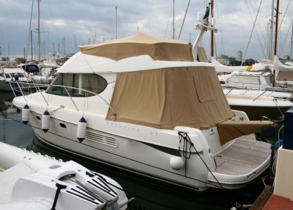 Location Bateau à moteur Jeanneau Prestige 32 Golfe Juan