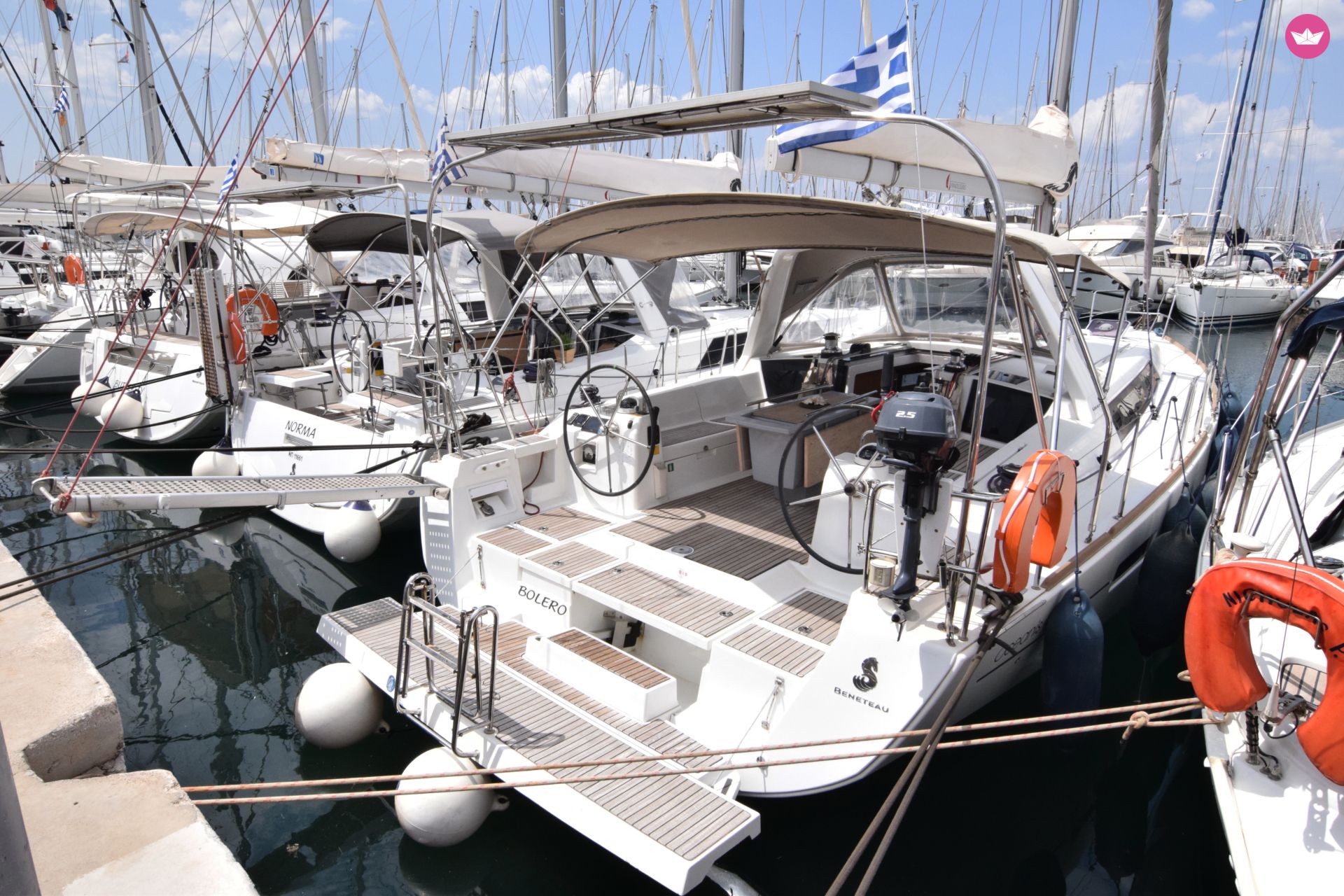 Beneteau Oceanis 41 in Athens for rental