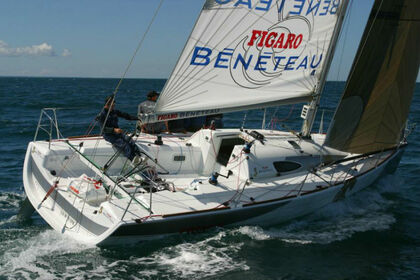 Rental Sailboat BENETEAU FIGARO 2 Hendaye