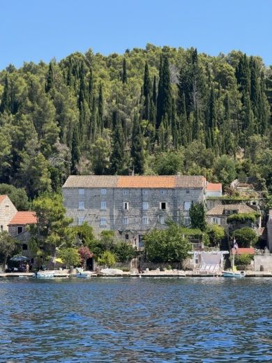 Curzola Motorboat Bellingardo 5.7 Open alt tag text