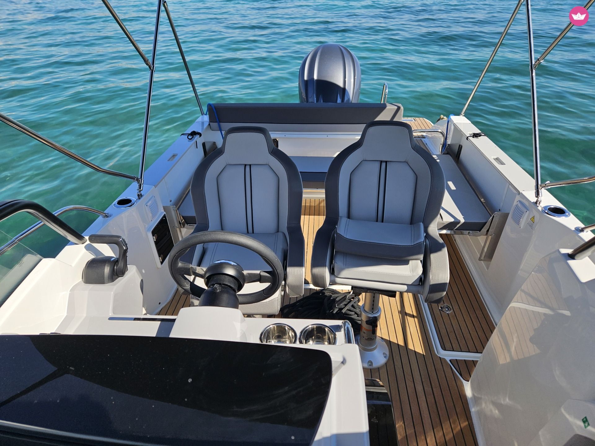 Bateau à moteur Jeanneau Cap Camarat 7.5 Wa 300cv 6