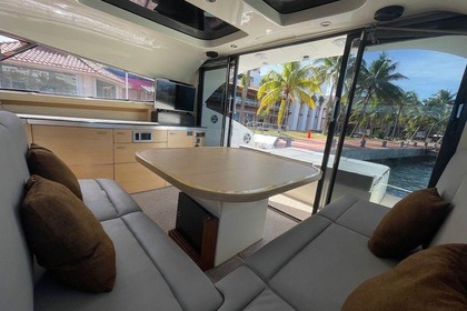 Verhuur Motorboot Primatist 54’ Cozumel