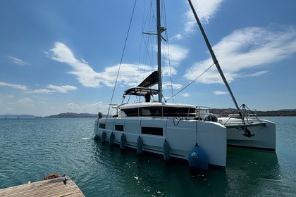 Ouna Catamaran - Private Lagoon 46 - Owner operated - Tailor-made luxury cruises from Paros