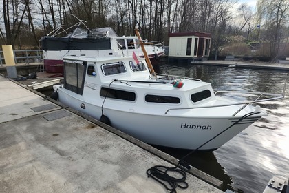 Charter Houseboat Motoryachten Hannah Wildau