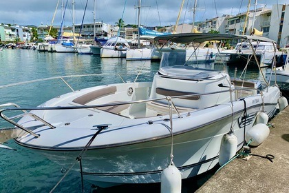 Hire Motorboat Jeanneau Cap Camarat 8.5 Cc Les Trois-Îlets