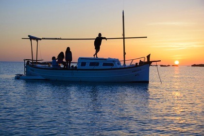 Motorboat Capeador for rent in La Savina