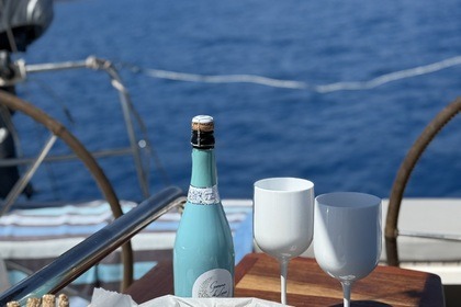 Арендуйте парусную яхту дл