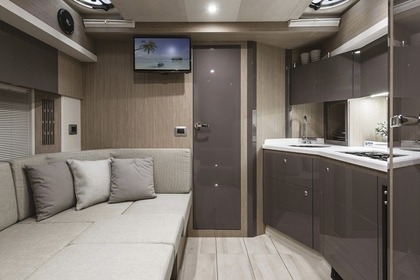 Cranchi Z35 - daily cruise