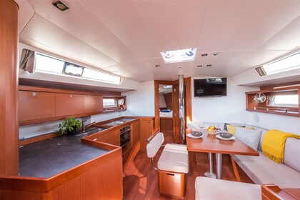 Hyra båt Segelbåt Bénéteau Oceanis 45 - 4 cab. Split
