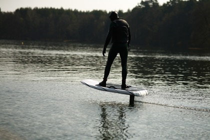 Czarter Skuter wodny Liftfoils eFoil Olsztyn