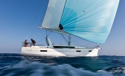 Charter Sailboat Beneteau Oceanis 41 Bormes-les-Mimosas
