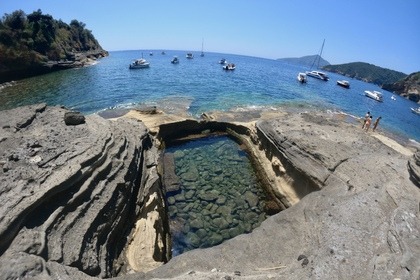 Procida: Excursion en bateau avec plongée en apnée et photos sous-marines