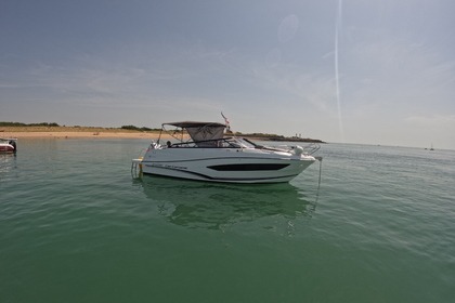 Location Bateau à moteur Jeanneau CAP Camarat 7,50 DC La Rochelle