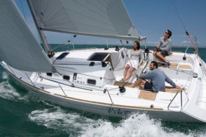 Charter Sailboat  FIRST 31.7 - BEURRE SUCRE Arzon