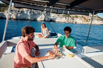 Catamaran à la journée / Hyères / 17 personnes / avec skipper