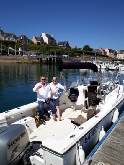 Location Bateau à moteur Robalo 2160Re Brest