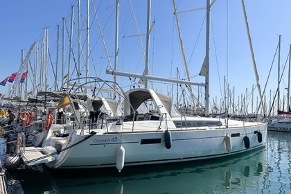 Rental Sailboat Beneteau Oceanis 45 Barcelona